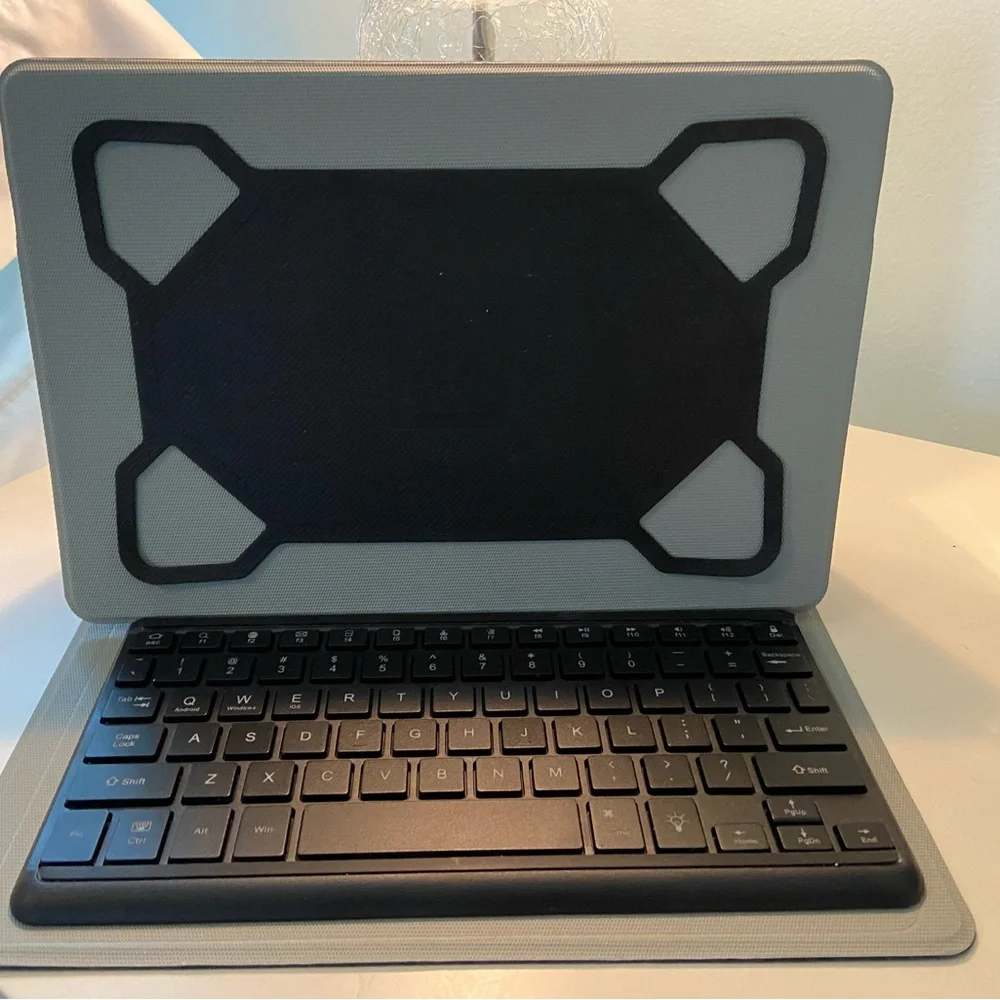M-Edge Stealth Pro Keyboard - Picture 2 of 11